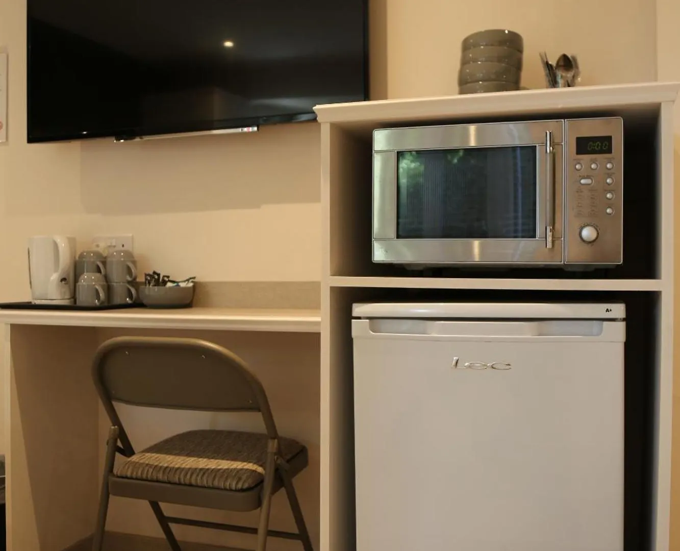 Debden Guest House Hillingdon