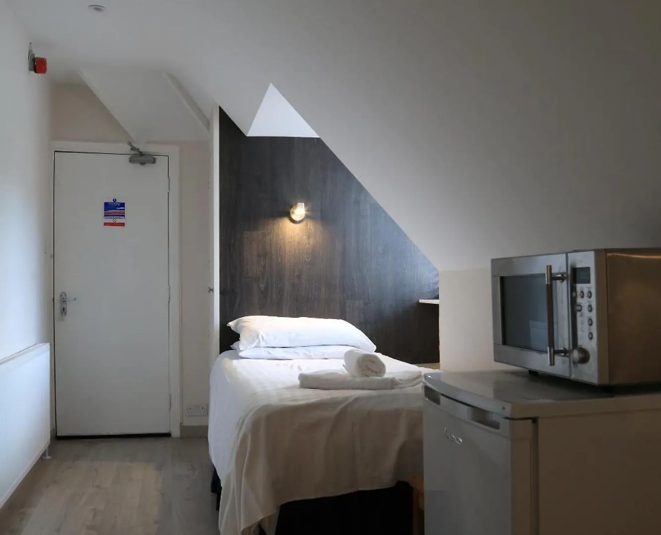 Bed & Breakfast Debden Guest House Hillingdon