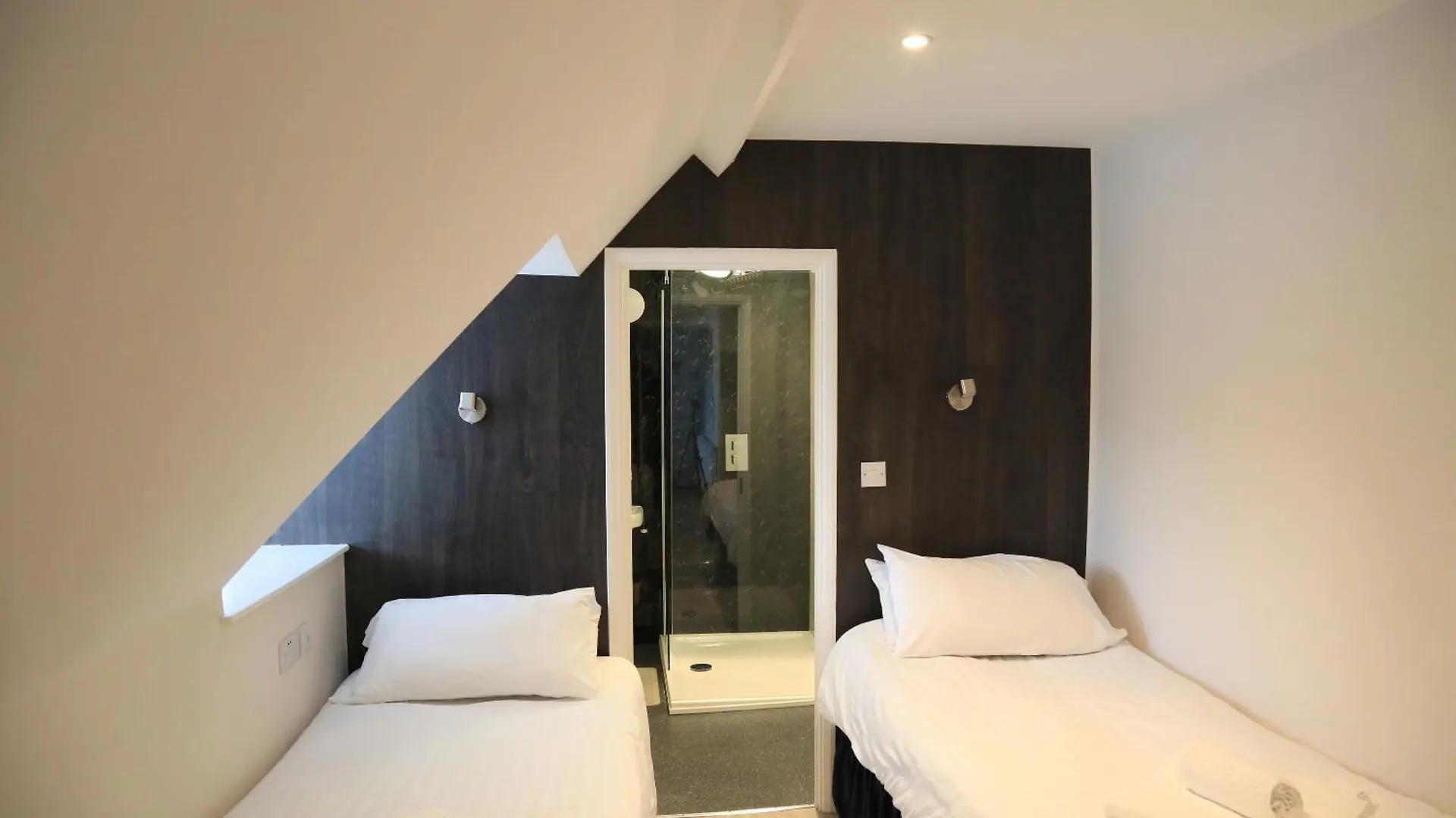 *** Bed & Breakfast Debden Guest House Hillingdon United Kingdom