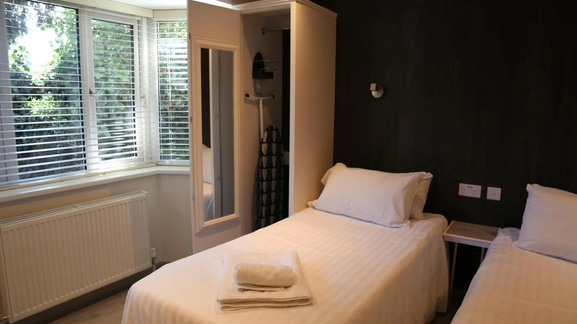 *** Bed & Breakfast Debden Guest House Hillingdon United Kingdom