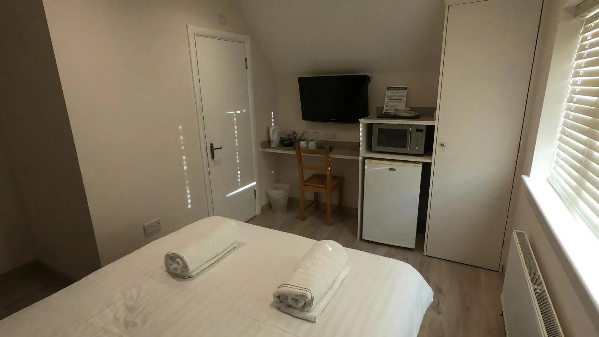Debden Guest House Hillingdon 3*,  United Kingdom