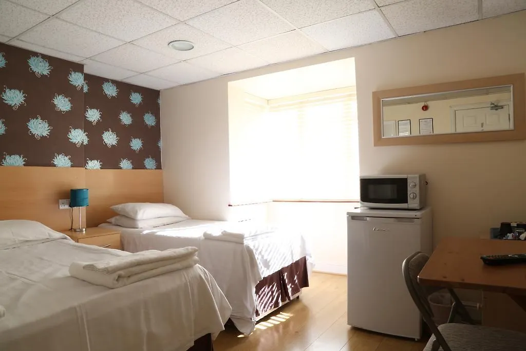 Bed & Breakfast Debden Guest House Hillingdon