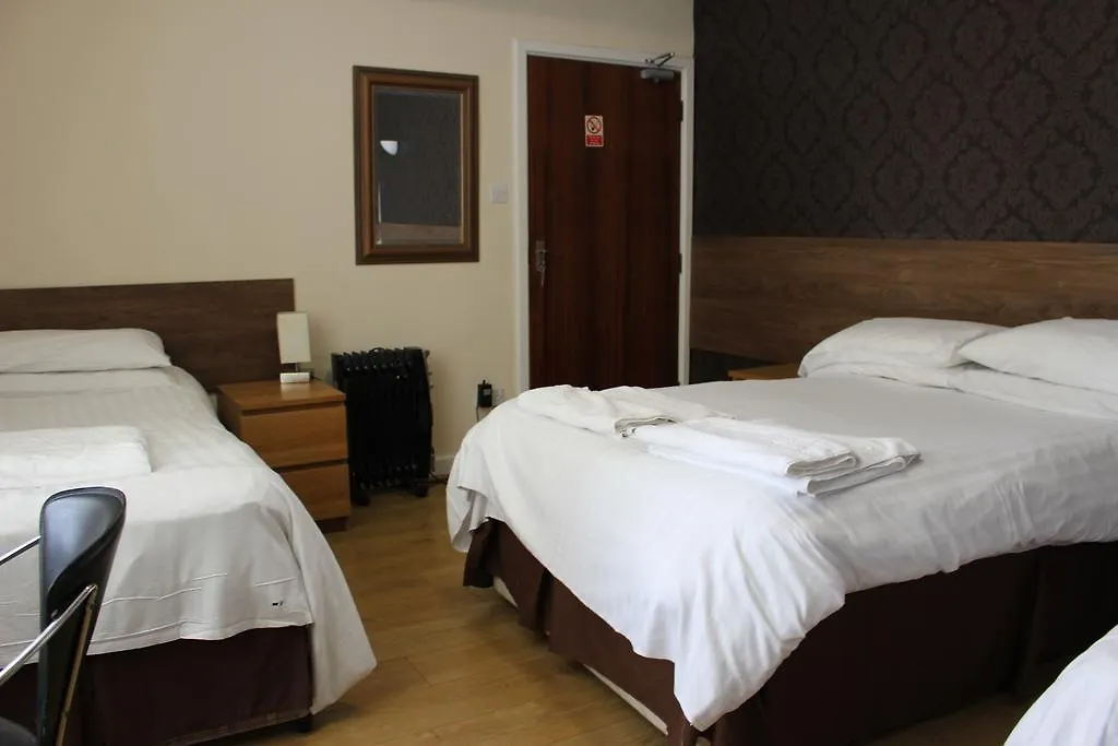 Debden Guest House Hillingdon 3*,