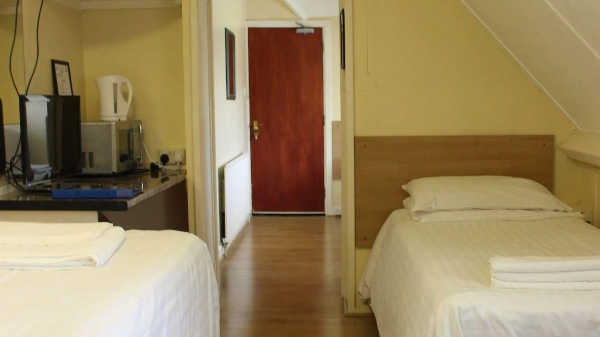 *** Bed & Breakfast Debden Guest House Hillingdon United Kingdom