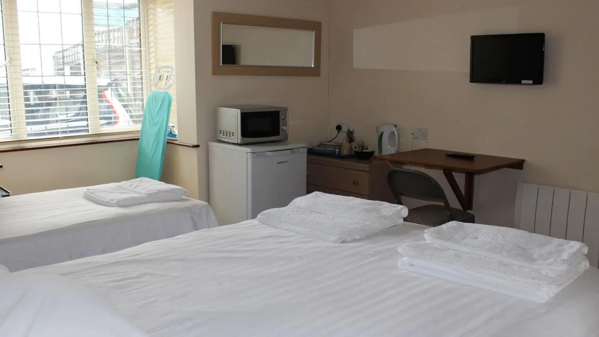 *** Bed & Breakfast Debden Guest House Hillingdon United Kingdom